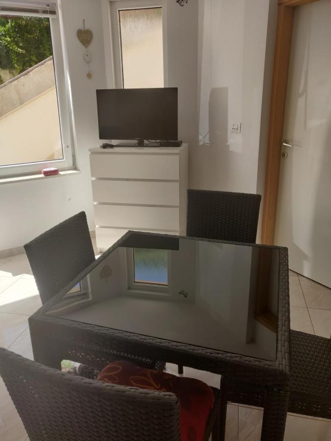 Letizia Apartment Banjole Luaran gambar